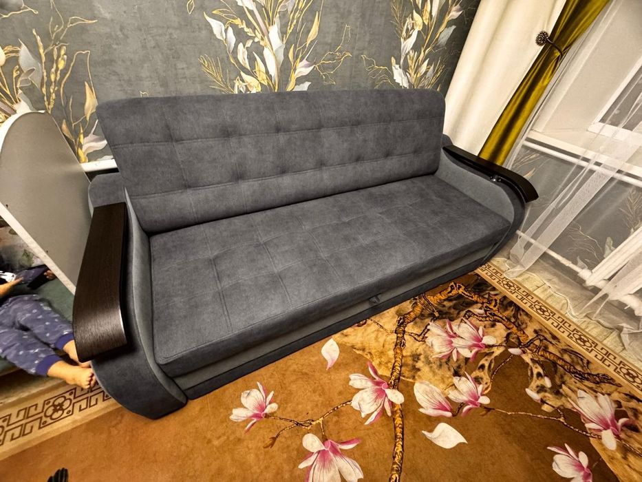 Синий диван двухместный