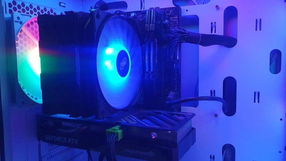 Игровой пк в Самарканде продается RTX 4060 | i5-12400F | 32GB RAM | SS