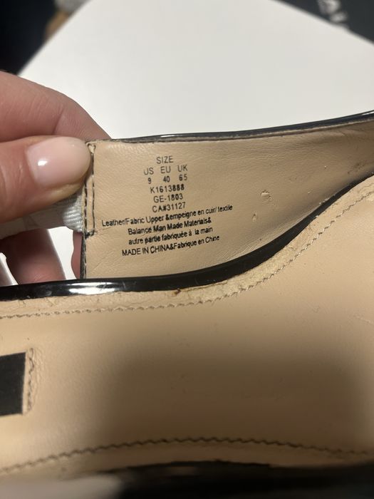 DKNY с остър връх, естествен лак, 40