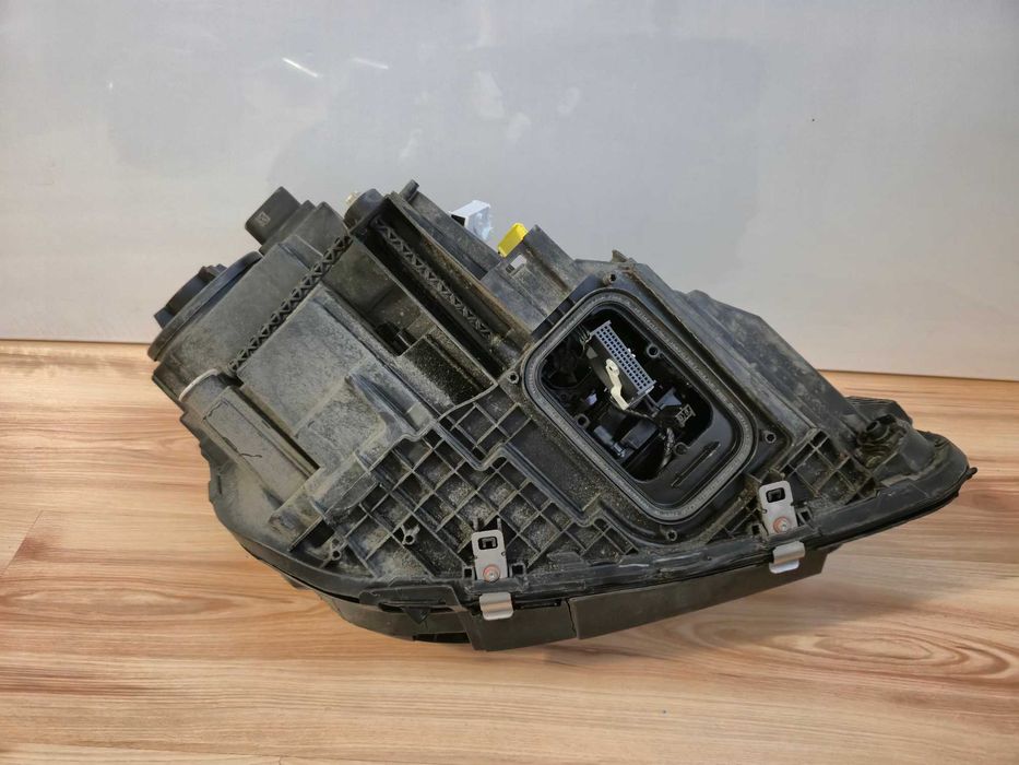 Far stanga Mercedes GLE W167 multibeam led Cod A1679064104