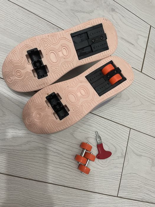 Кроссовки на колесиках