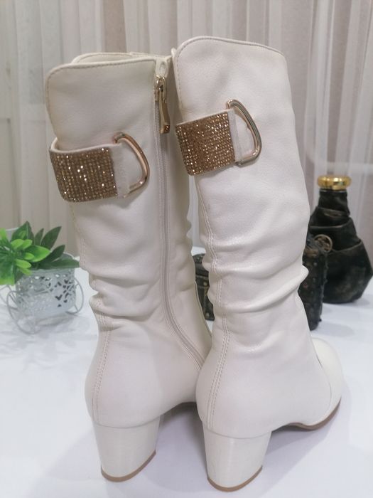 Сапоги демисезонные белые