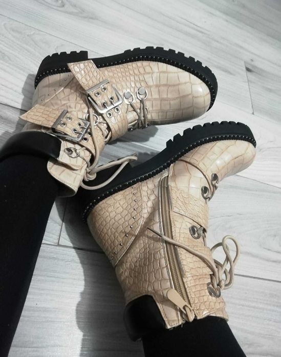 Ghete crem model crocodil mărimea 39 din imitatie piele Punk Rock