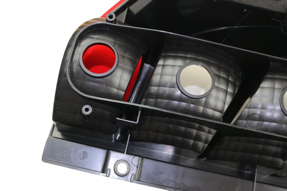 Стопове Стоп Задни Светлини Е4-марк за бус Ивеко IVECO DAILY VI 2014-