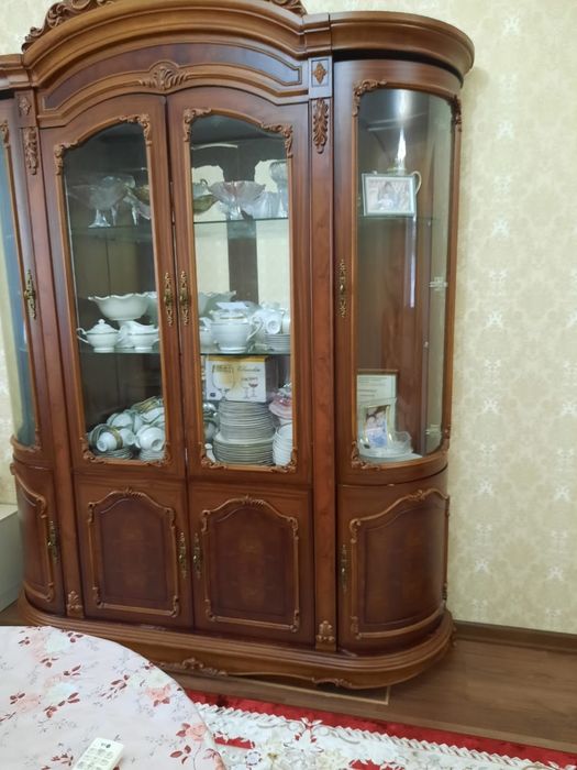 Продам сервант для гостинной