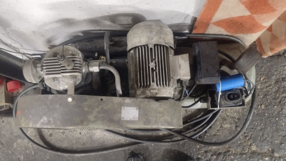 Продам компрессор