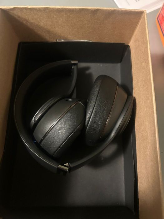Vând căști hama pasion turn 200 de lei cumaparte anul trecut  wireless  298 de grame