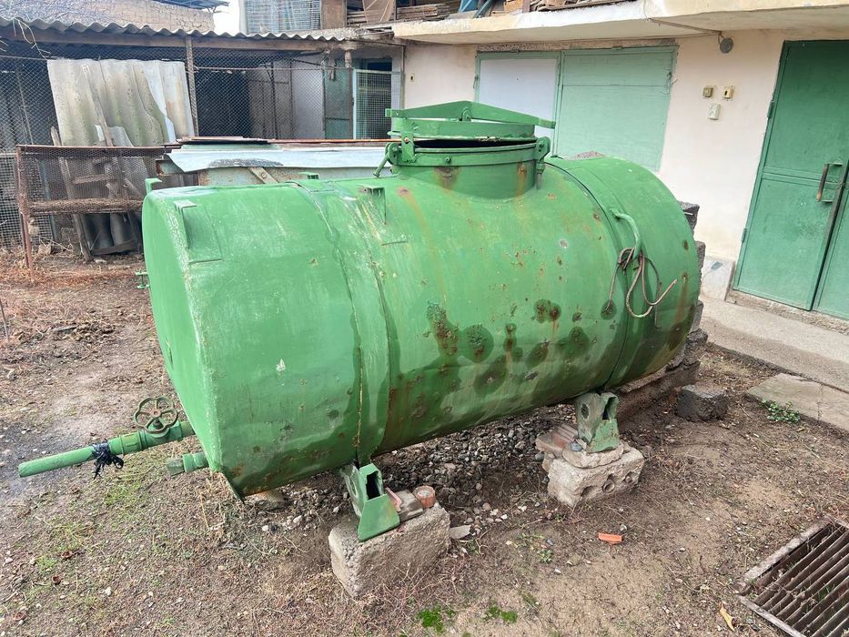 Продается бочка под квас или морс и воздушный компрессор