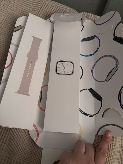 AppleWatch series 7 starlight