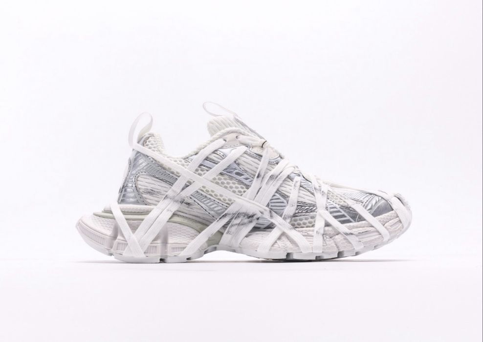 Модел на Balenciaga