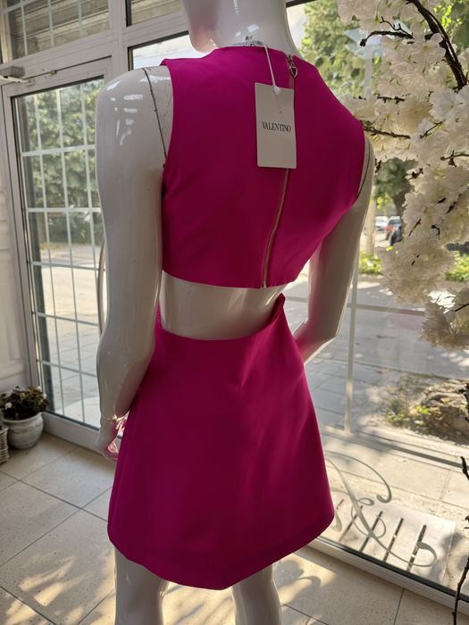 Рокля на Valentino, zara