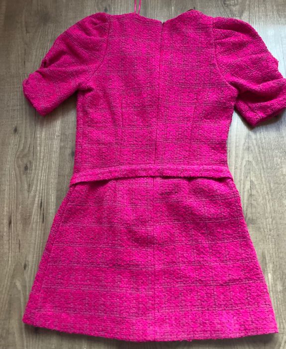 Дамска рокля с къс ръкав