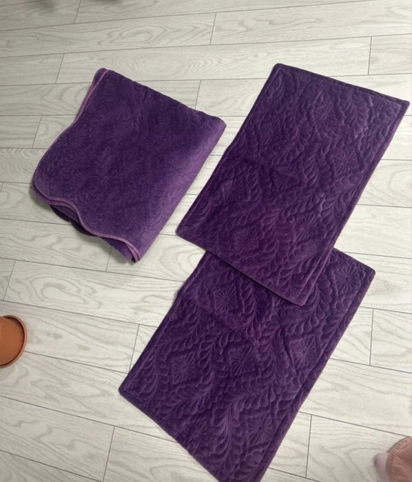 Vand cuvertura+2 fete perna;nou fara eticheta!