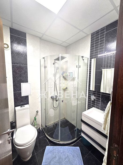 Продава 3-стаен апартамент в к.к. Св.Св. Константин и Елена, площ 104