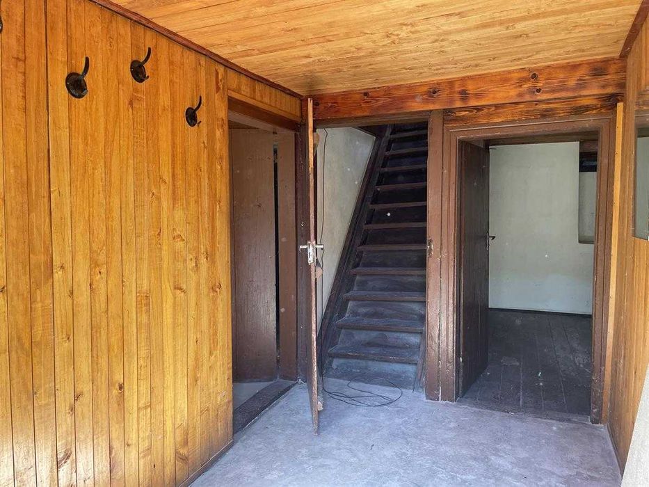 Продава се къща - с.Гарван