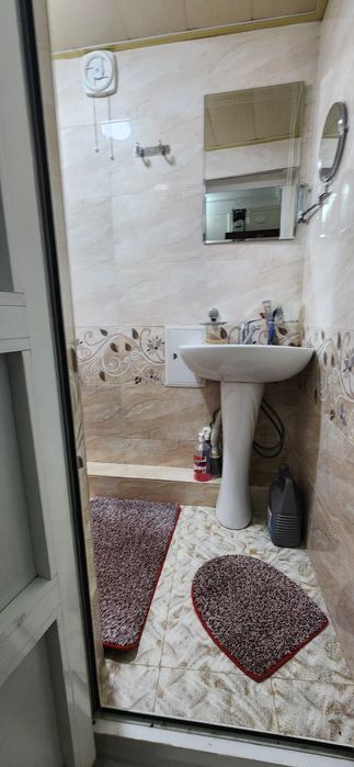 Срочно продается 2 ком.. каартира ул.Гагарина