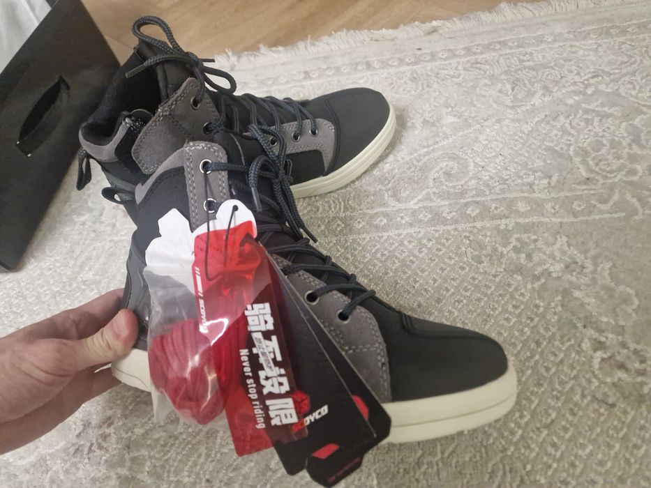 Мотоботы новые Scoyco