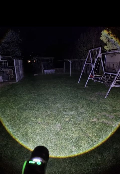 LED Прожектор със зарядно