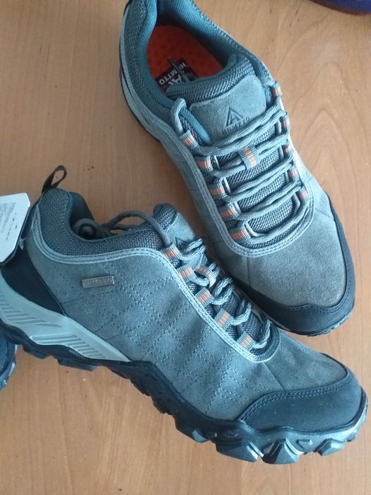 Водонепроницаемые кроссовки на весну