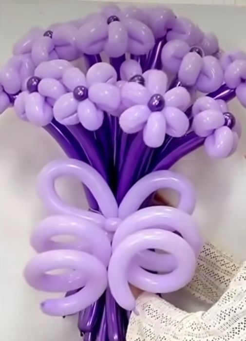 Цветочки, стойки, клоуны