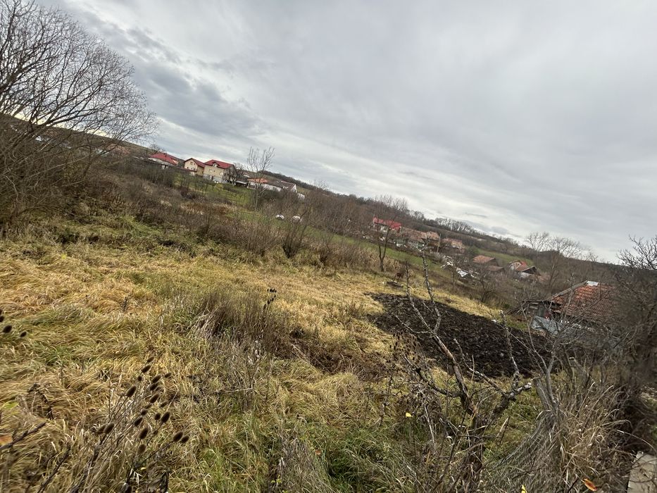 Vand casa batraneasca la 20km de Cluj+ 2400mp teren intravilan