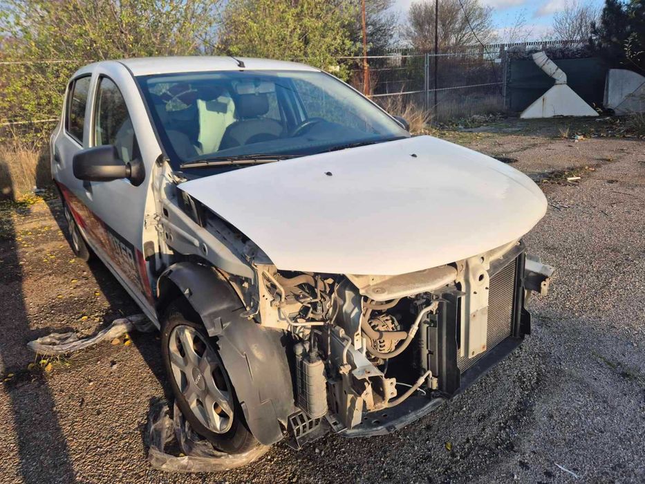 Dacia Sandero 1,2 бензин 2014г.