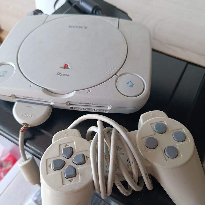 Продам Плейстэшиш