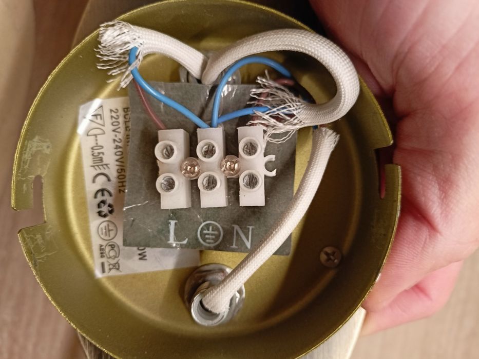 Lampa camera cu 3 spoturi reglabile