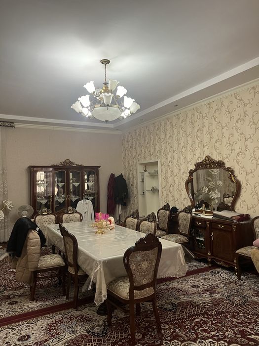 Мебель горка и камот для зала