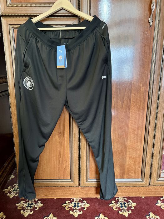 Футбол ишқибозлари учун, Англия-Манчестер Ситидан олинган.