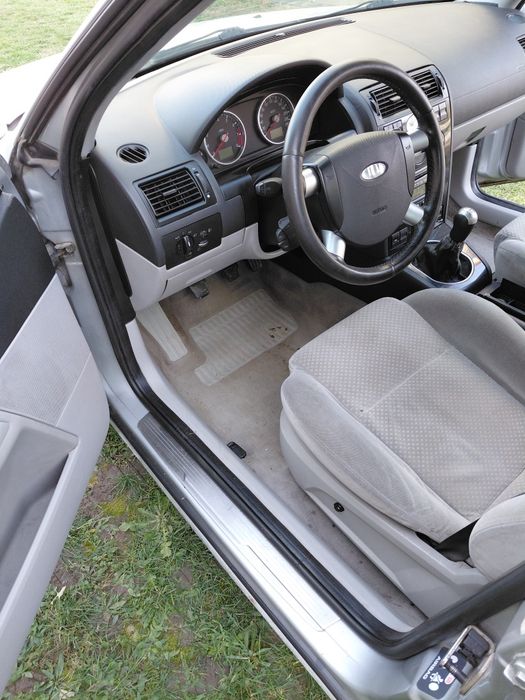 Vand Ford mondeo mk3 an 2002 1,8 benzina