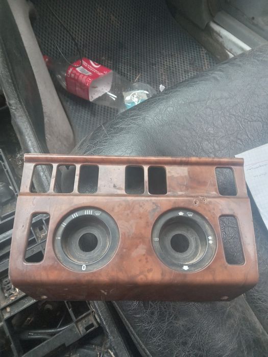 Продам щитки приборов 124 мерседес 220