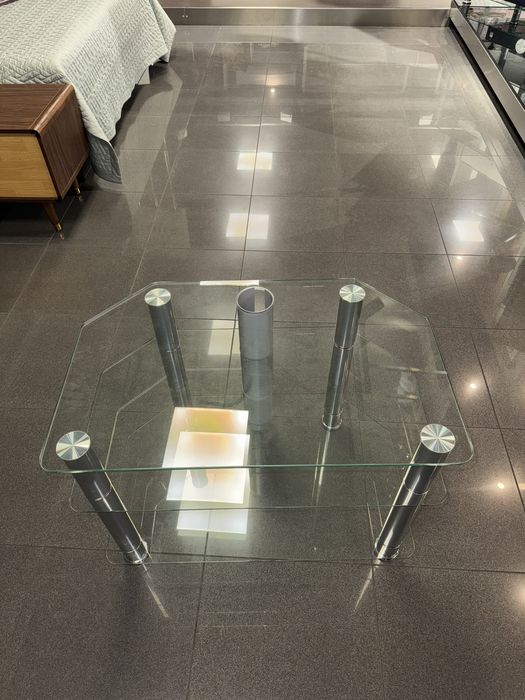 Стеклянная тумба под телевизор “SONA”