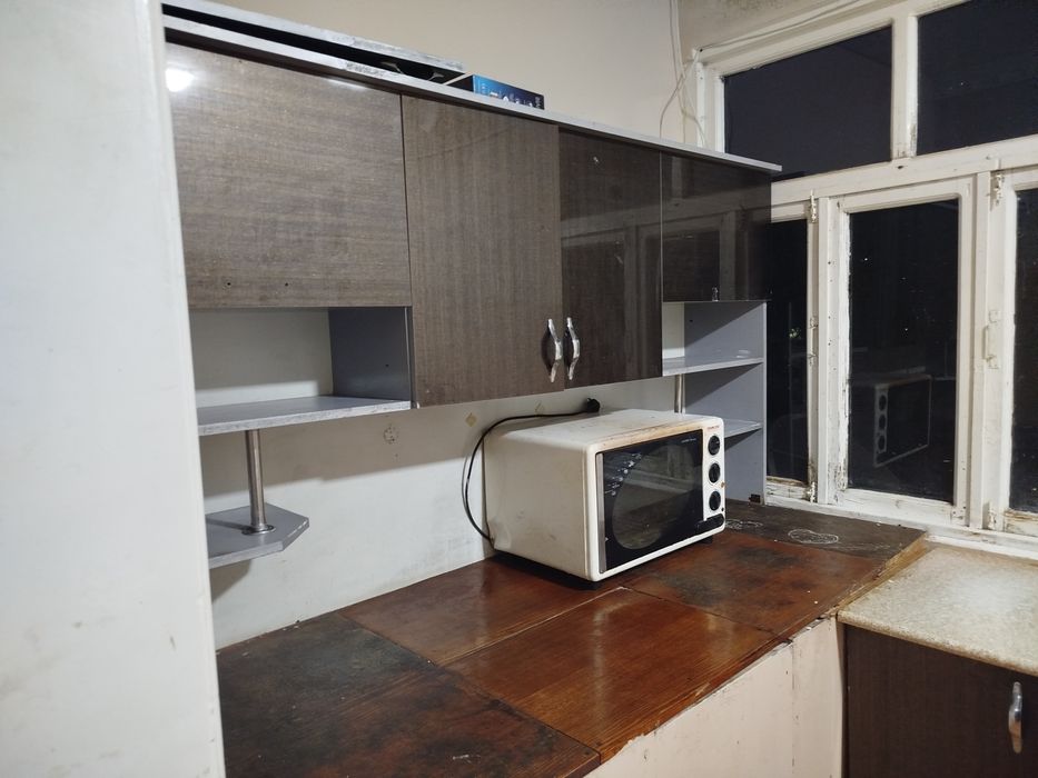 Дом сотилади микрорайонда