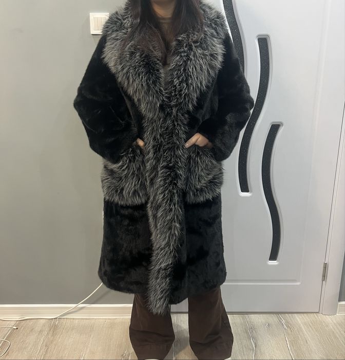 Елегантно черно дамско палто