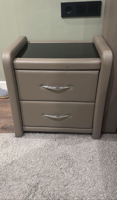 Тумбочки в комплекте