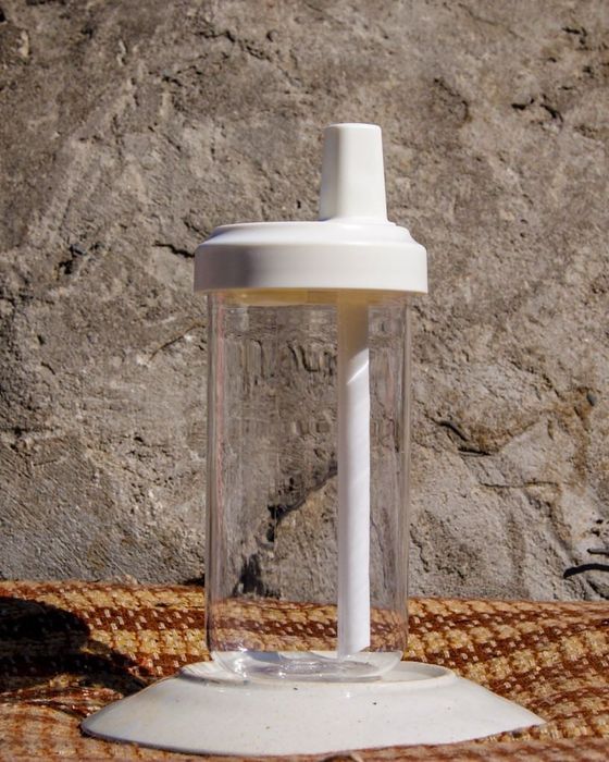 Стильная чашка 500 мл. с крышкой. Белая/Зеленая.