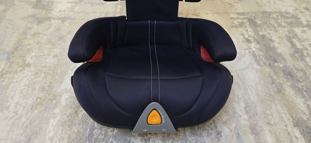 Автокресло Chicco isofix
