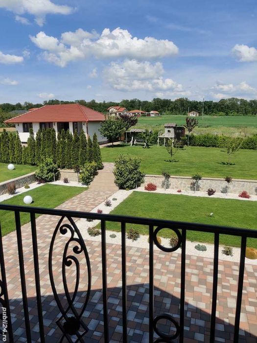 Oportunitate! Casa cu 4 dormitoare 3 bai 3600mp teren + gradina legume