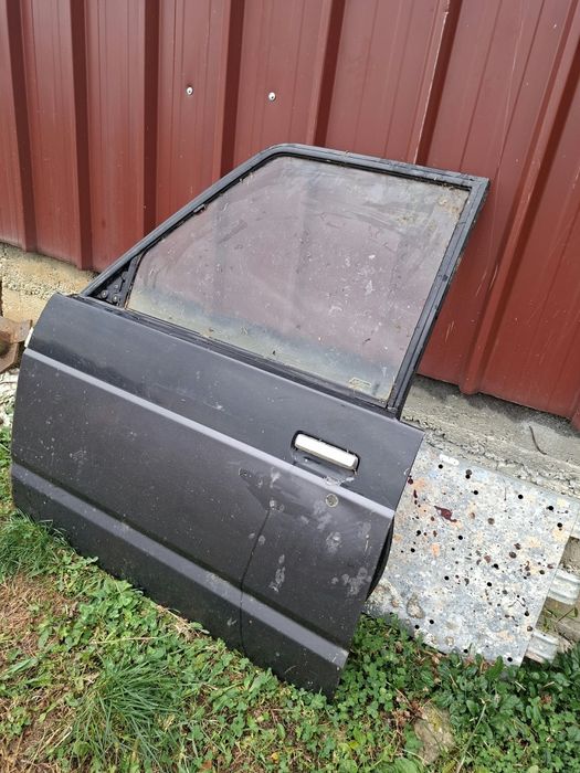 Ușă stânga Nissan Patrol y 60