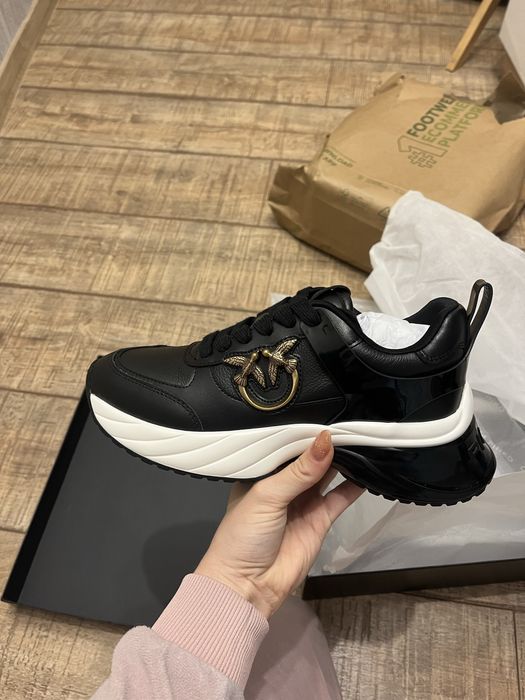 Сникърси Pinko Ariel