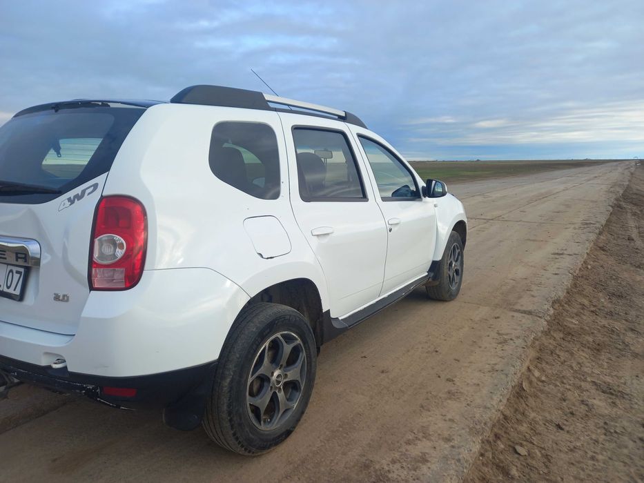 Рено Дастер в хорошем состояний.