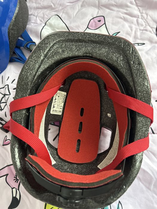 детски каски за колоездене - btwin kh 500, 2 броя- червена и синя