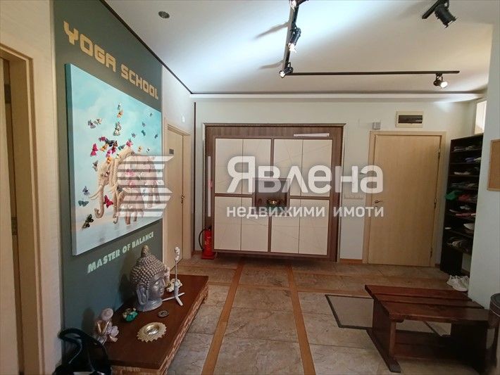 Продава се Многостаен апартамент в Варна, Бриз - 177 кв.м за 2232 €/кв.м - Снимка #1