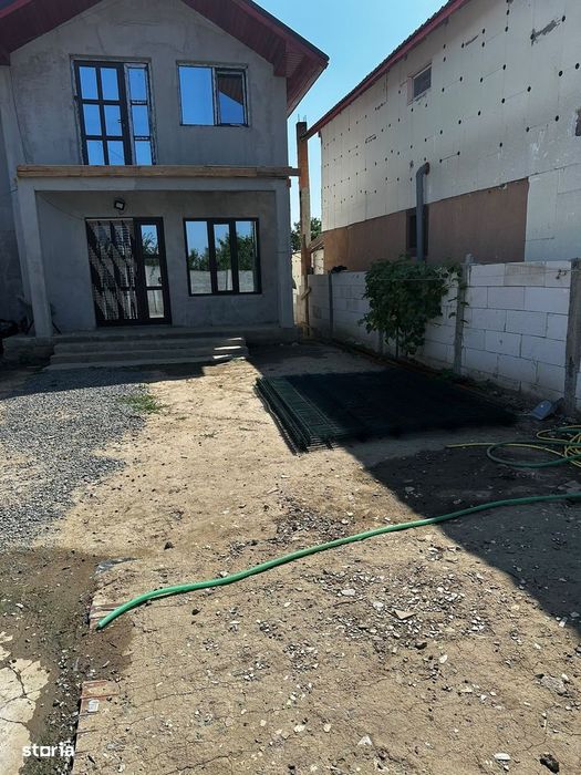 P+1 , teren 200 mp, preț 200 000 euro, loc.Lumina