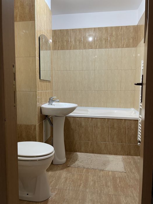 Dau in chirie apartament cu 2 camere in Micro 17, utilat si mobilat