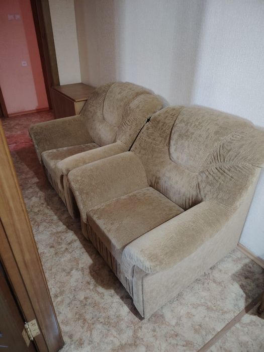 Продам кресла большие