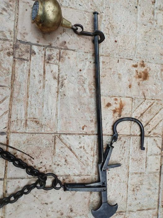 Стар кантар с топуз