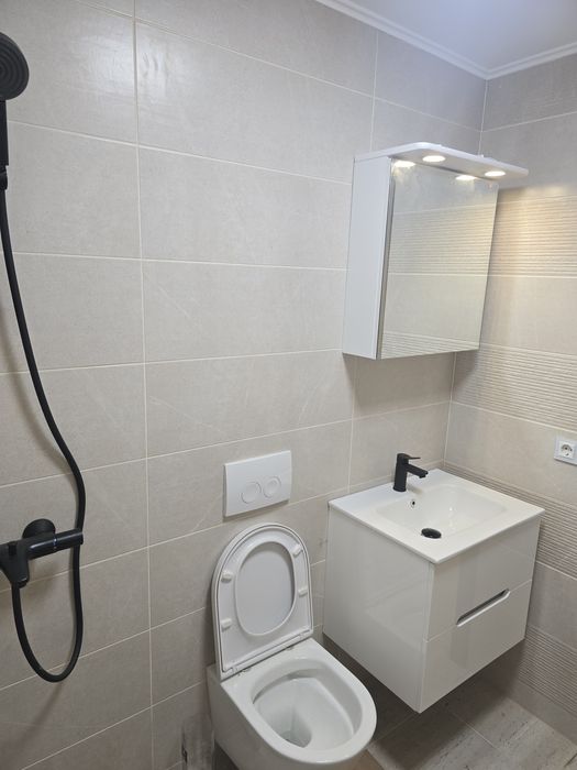 Închiriez apartament complet renovat