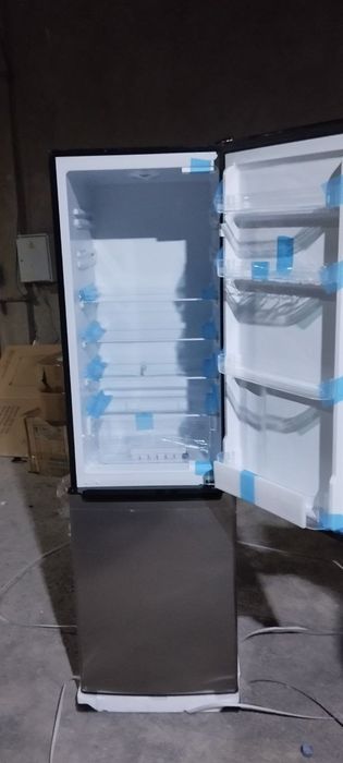 Холодильник брен Aiwa 258 литров